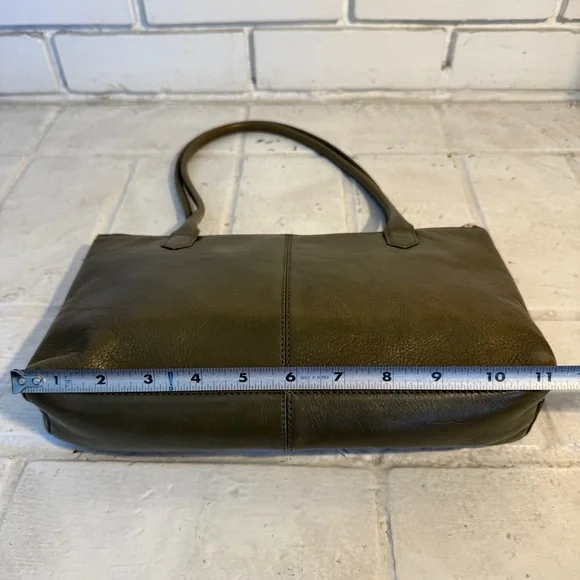 Hobo International Vintage Slim Olive Green Leather Shoulder Bag - Picture 10 of 14